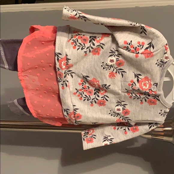 Little less 2pc infant girl set in EUC - Picture 3 of 5